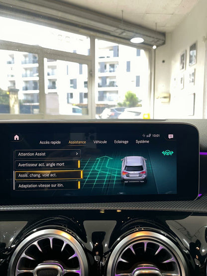 Mercedes classe A PACK AMG - FULL OPTIONS - SUIVI COMPLET - TOIT OUVRANT - ÉCLAIRAGE D'AMBIANCE LED - SONO FOCAL - APPLE CAR PLAY - RECHARGE PAR INDUCTION - SIÈGES ÉLECTRIQUES - 2ÈME MAIN