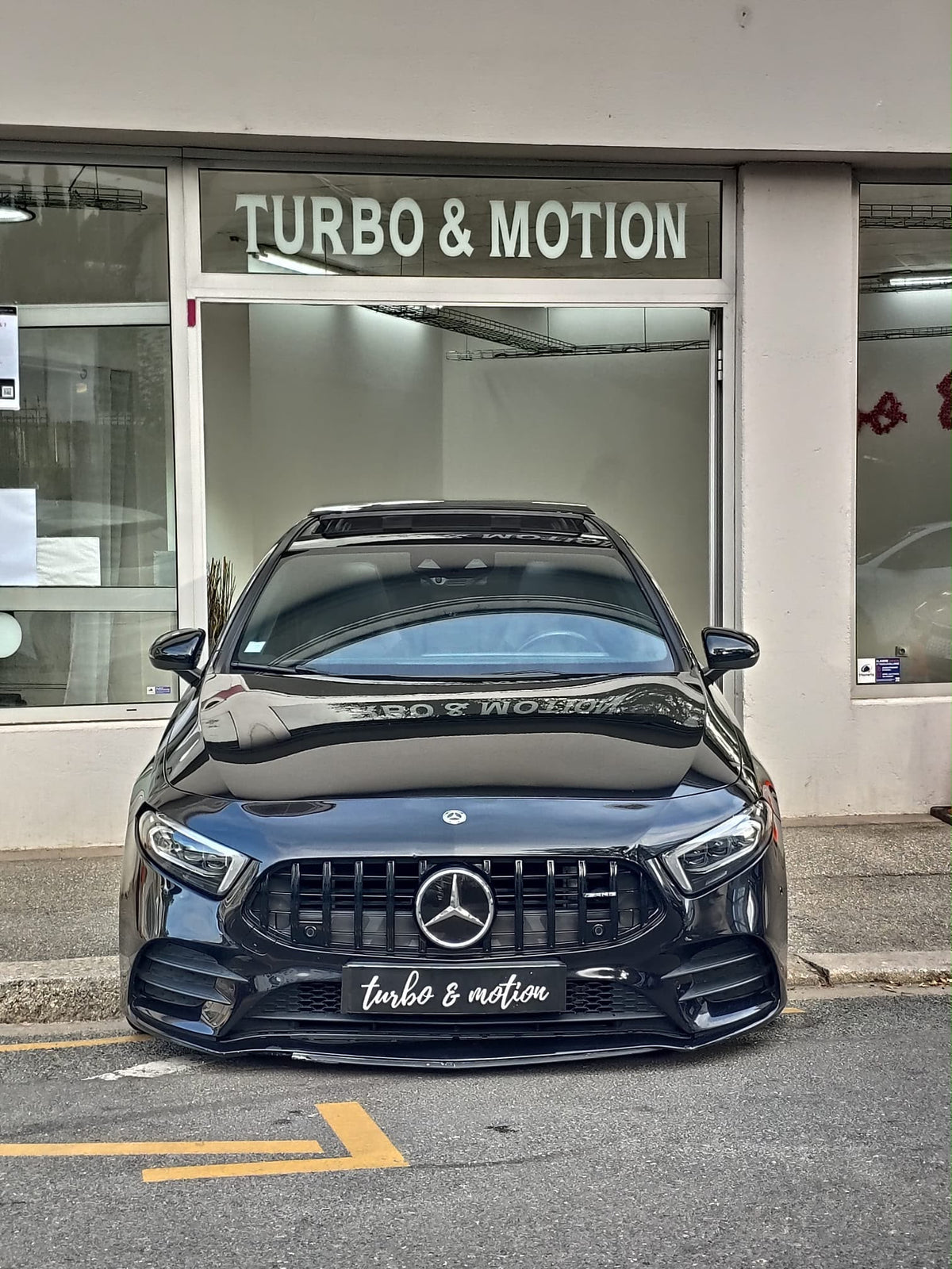 Mercedes classe A PACK AMG - FULL OPTIONS - SUIVI COMPLET - TOIT OUVRANT - ÉCLAIRAGE D'AMBIANCE LED - SONO FOCAL - APPLE CAR PLAY - RECHARGE PAR INDUCTION - SIÈGES ÉLECTRIQUES - 2ÈME MAIN